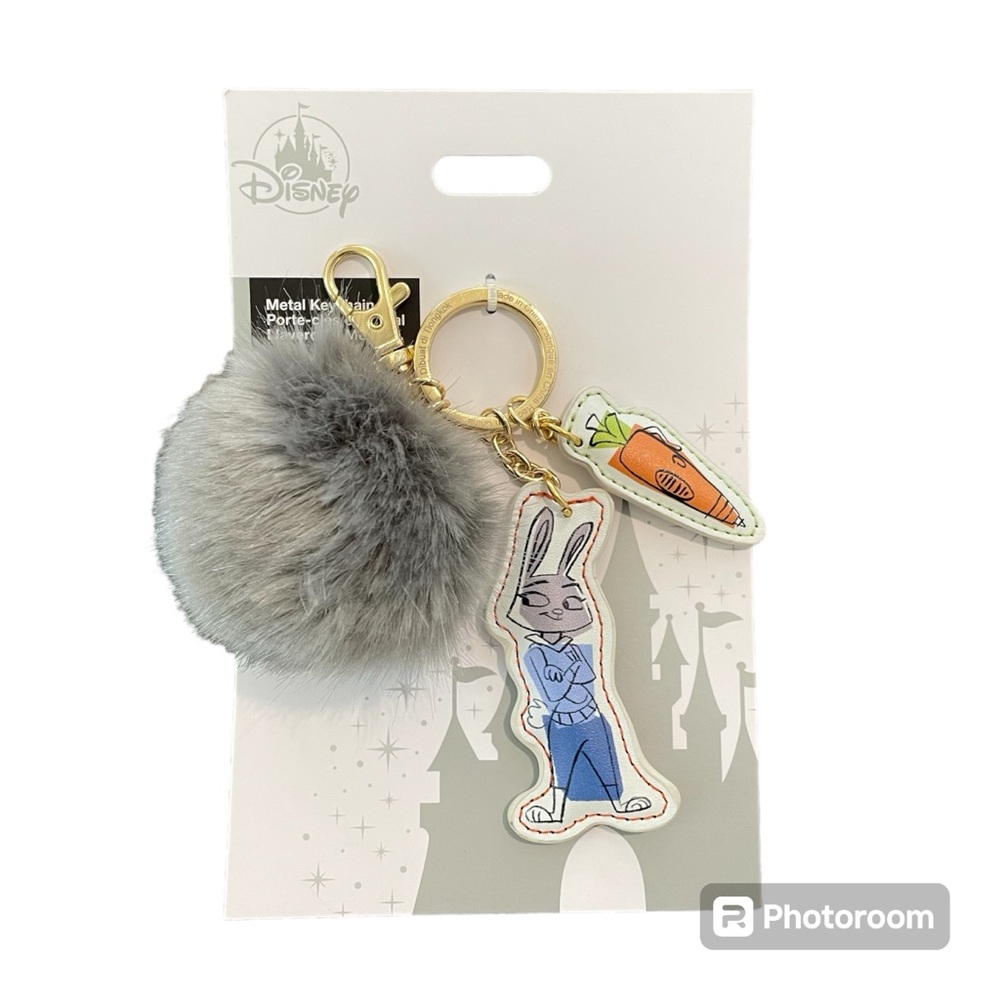 Disney Parks Judy Hobbs Zootopia Gray Pom Carrot Keychain/Bag Charm - Picture 1 of 6